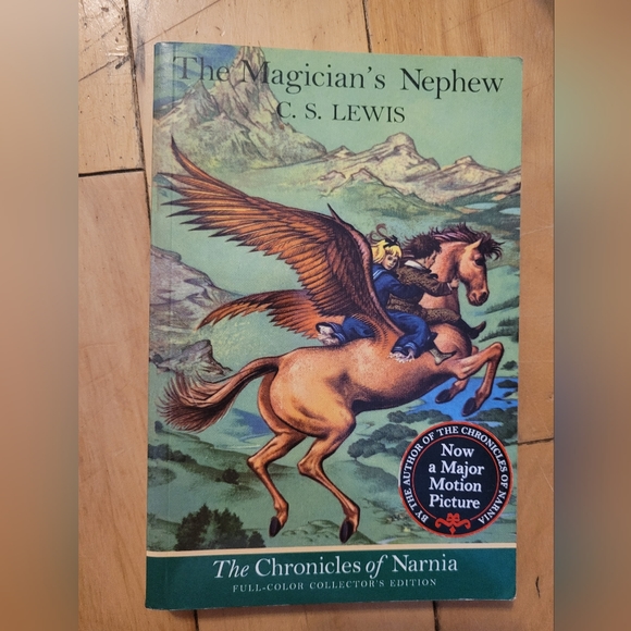 Variety of books - Picture 7 of 9